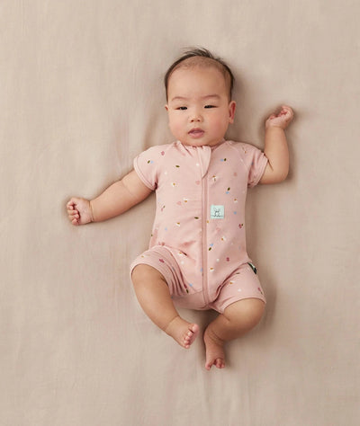 ErgoPouch - Short Sleeve Layer 2.0 | Daisies Onesie ErgoPouch 