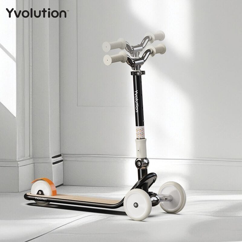Glider Scooter - Classic Black 3 wheel scooter Bikes Yvolution 