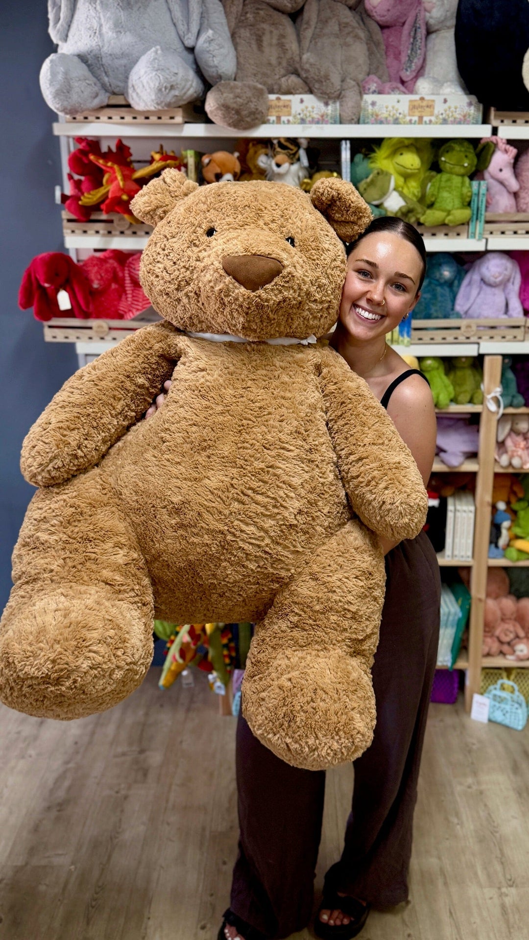 Jellycat - Bartholomew Bear | Gigantic - Retired