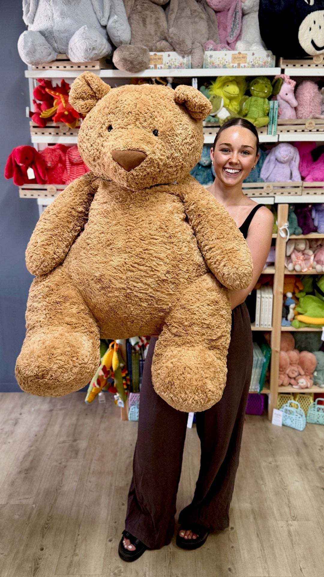 Jellycat - Bartholomew Bear | Gigantic - Retired