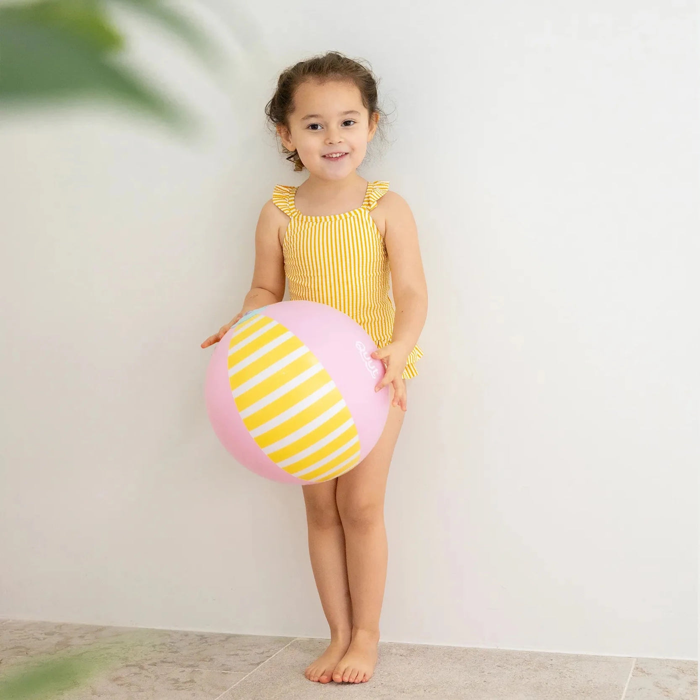 Quut - Beach Ball | Banana Pink Toy Quut 
