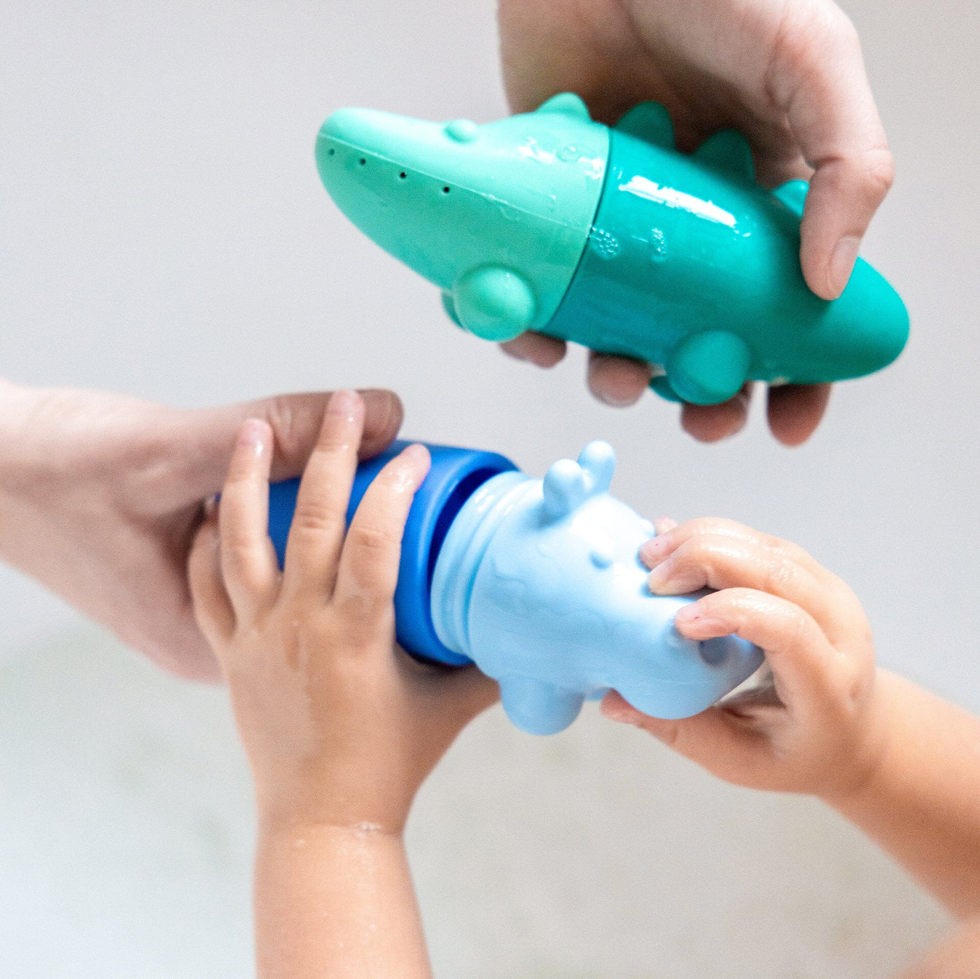 Quut - Squeezi | Croco Bath Toy Quut 