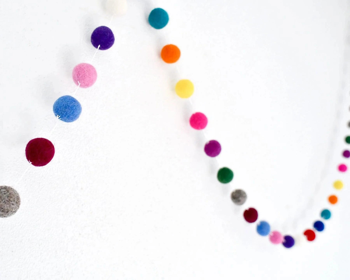 Tara Treasures - Pompom Felt Ball Garland | Colourful Garland Tara Treasures 