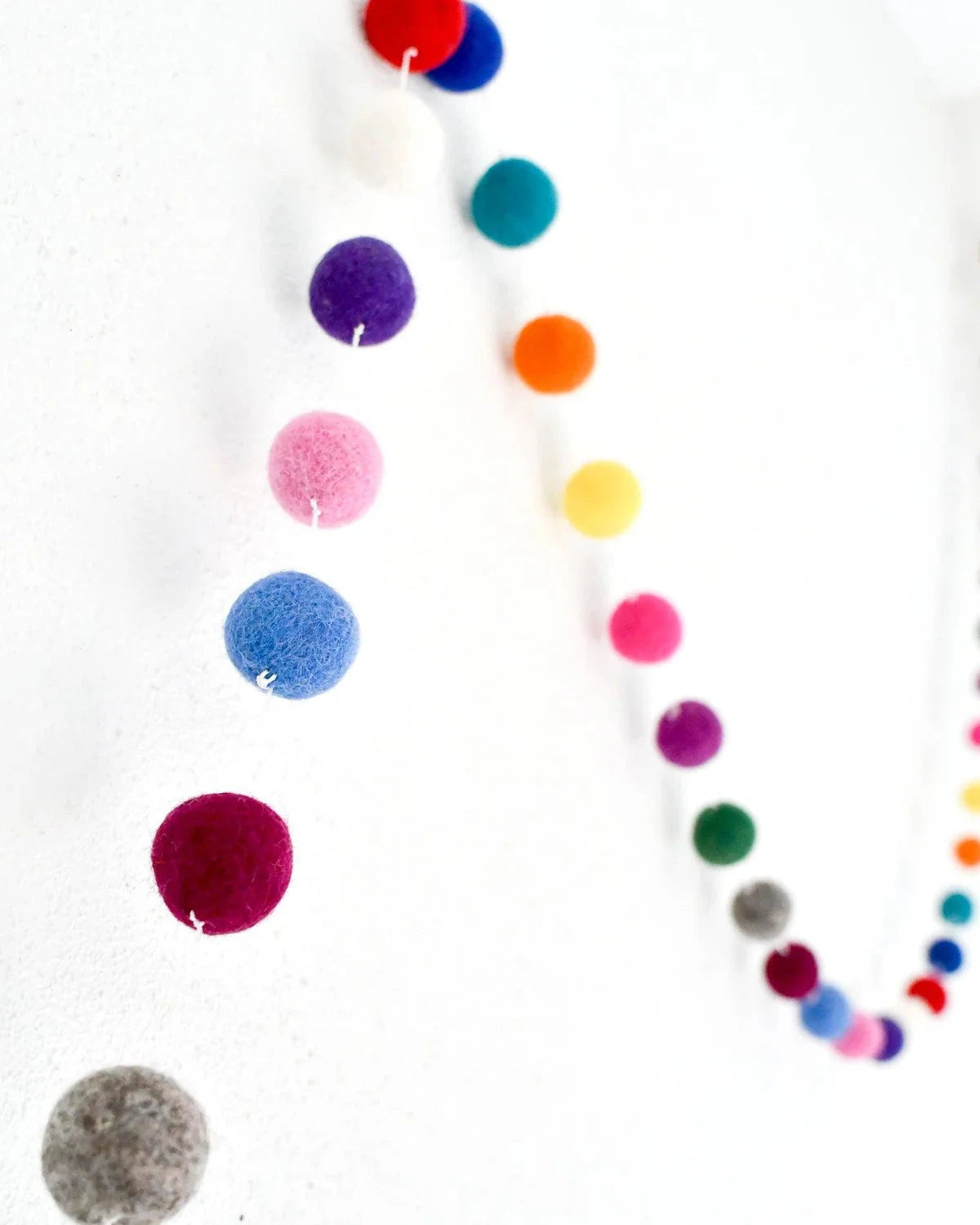 Tara Treasures - Pompom Felt Ball Garland | Colourful Garland Tara Treasures 