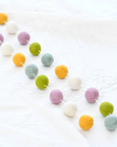 Tara Treasures - Pompom Felt Ball Garland | Jellybean Garland Tara Treasures 