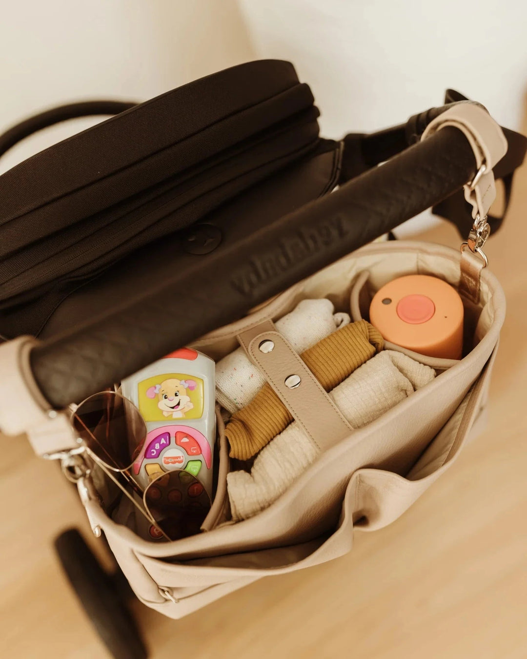 OiOi Signature Pram Caddy Oat Dimple Vegan Leather