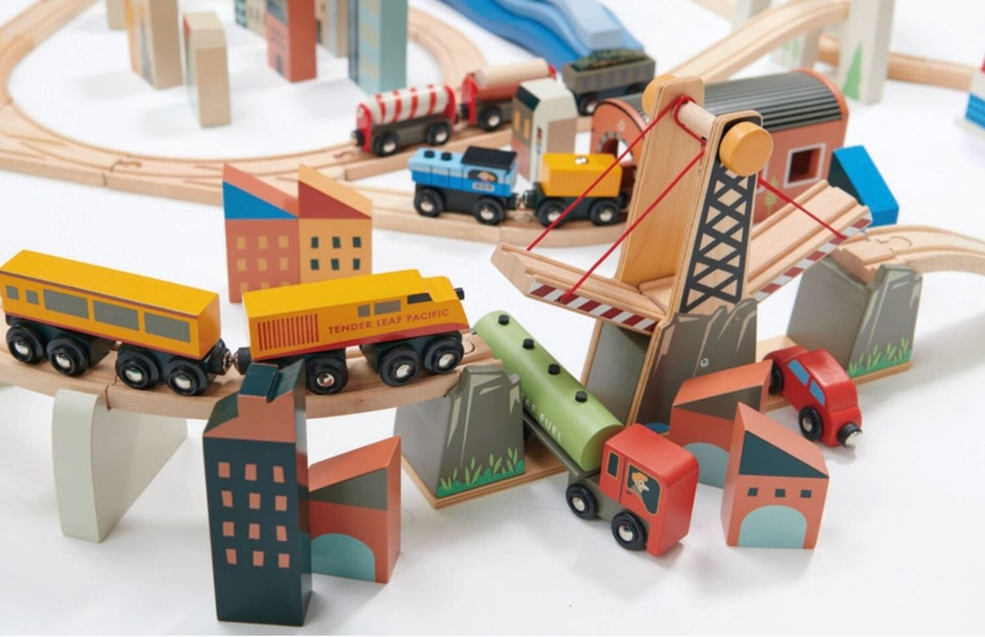 Mountain View Wooden Train Set SHOP Vehicle and Construction Tender Leaf Toys 