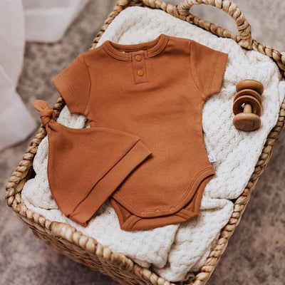 Organic Chestnut Short Sleeve Bodysuit Bodysuit Snuggle Hunny Kids 