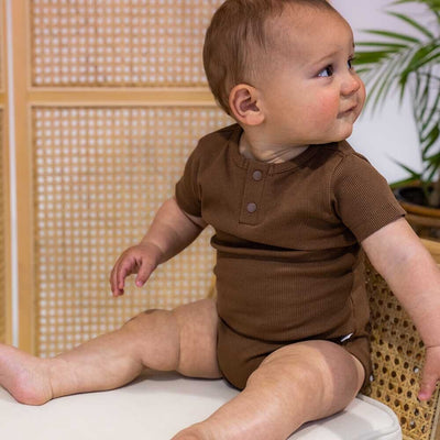 Organic Chocolate Short Sleeve Bodysuit Bodysuit Snuggle Hunny Kids 