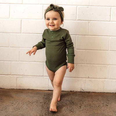 Organic Olive Long Sleeve Bodysuit Bodysuit Snuggle Hunny Kids 